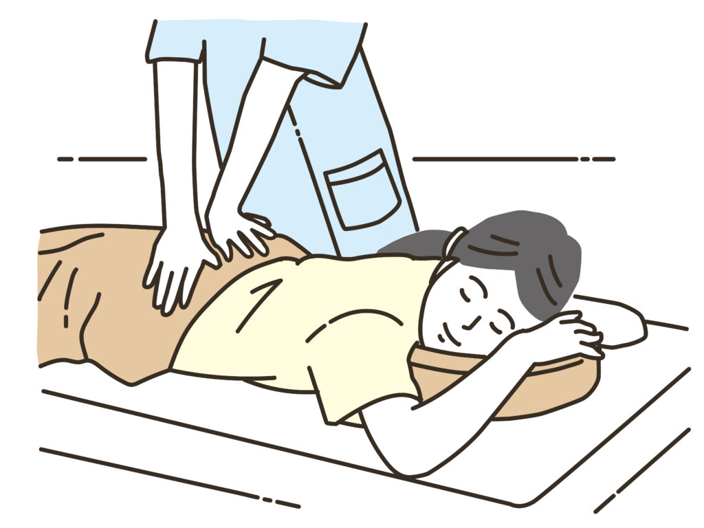 骨盤矯正を受けてリラックスする姿