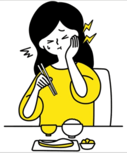 顎関節症で食事の際に痛がるイラスト